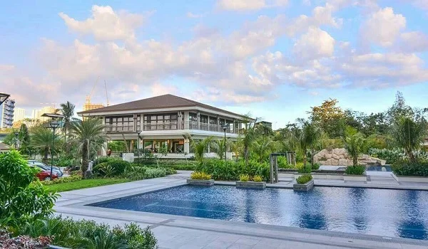  sun-crest Swimming Pool